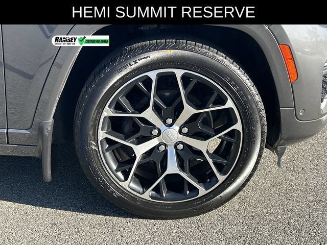 Used 2022 Jeep Grand Cherokee Summit AWD/4WD image 13