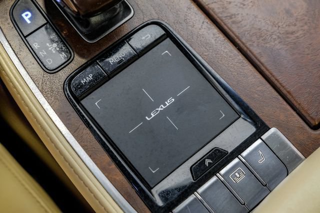 Used 2018 Lexus LS 500 w/ Accessory Package (Z1) RWD image 31