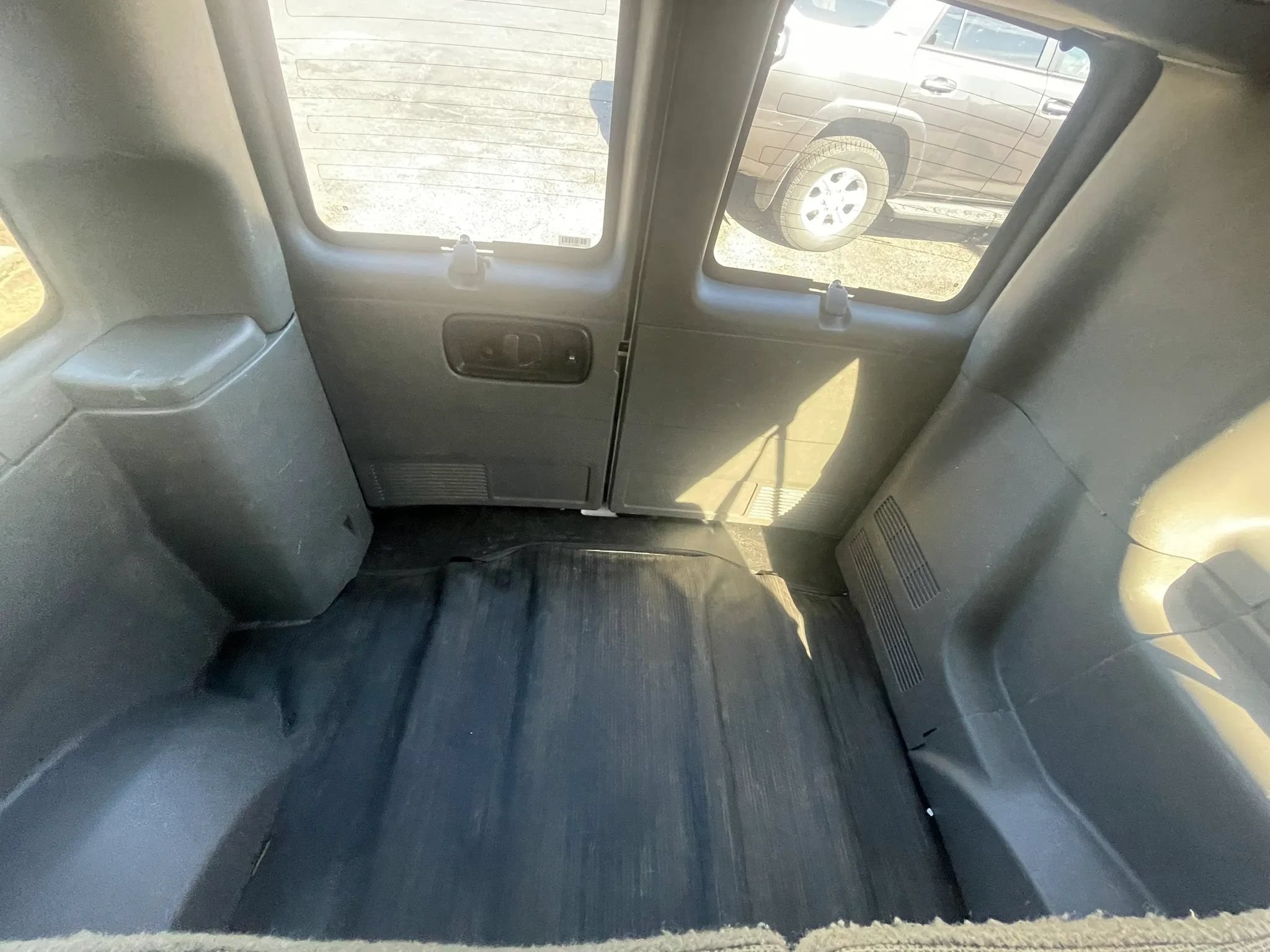 Used 2023 Chevrolet Express 3500 LS RWD image 15