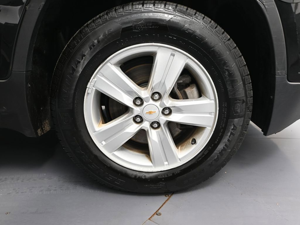 Used 2020 Chevrolet Trax LT w/ LT Convenience Package image 16