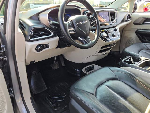 Certified 2020 Chrysler Pacifica Touring-L FWD image 25