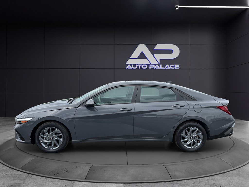 Used 2024 Hyundai Elantra SEL FWD image 7