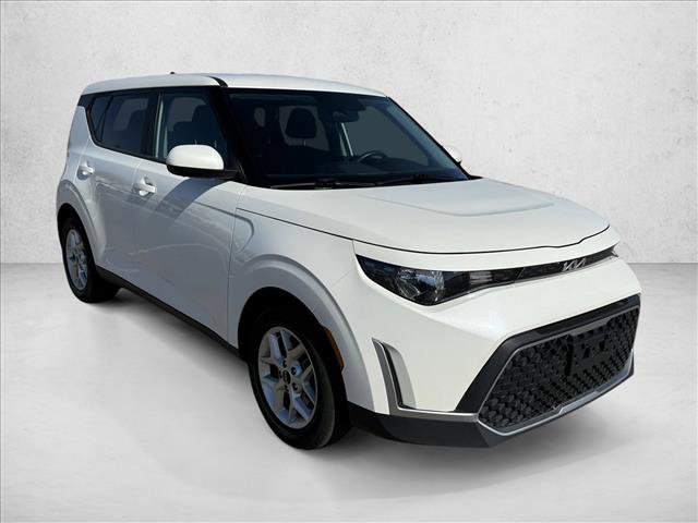 Used 2023 Kia Soul LX w/ LX Technology Package image 3
