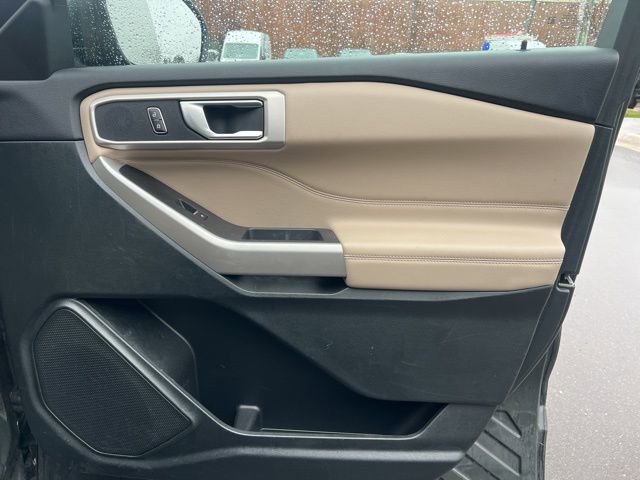 Used 2024 Ford Explorer XLT w/ Equipment Group 202A image 10