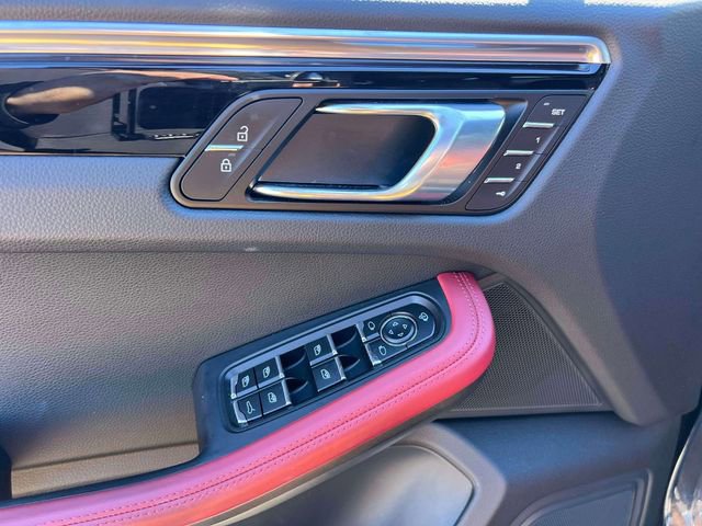 Used 2022 Porsche Macan S image 21