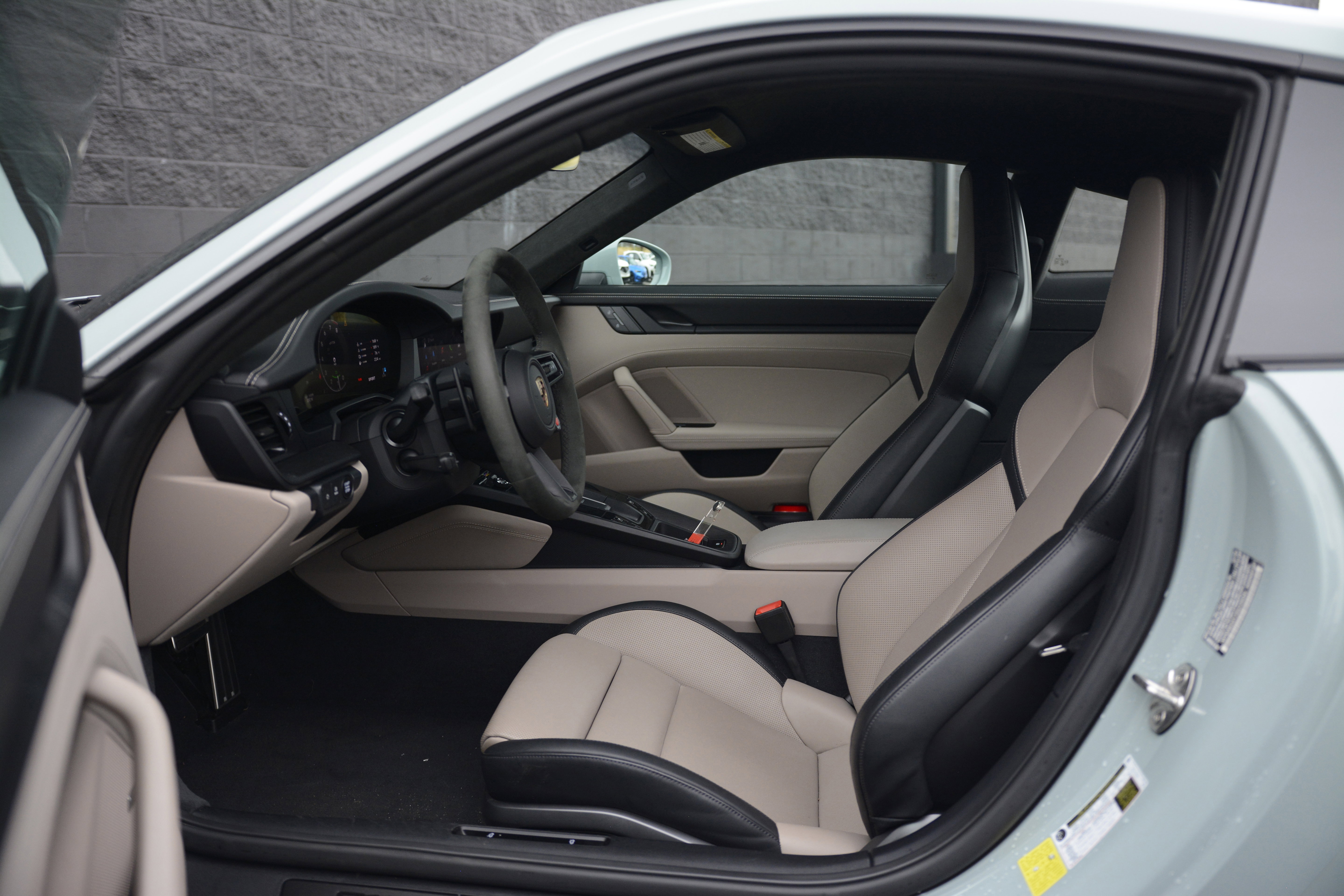 Certified 2025 Porsche 911 Carrera GTS RWD image 15
