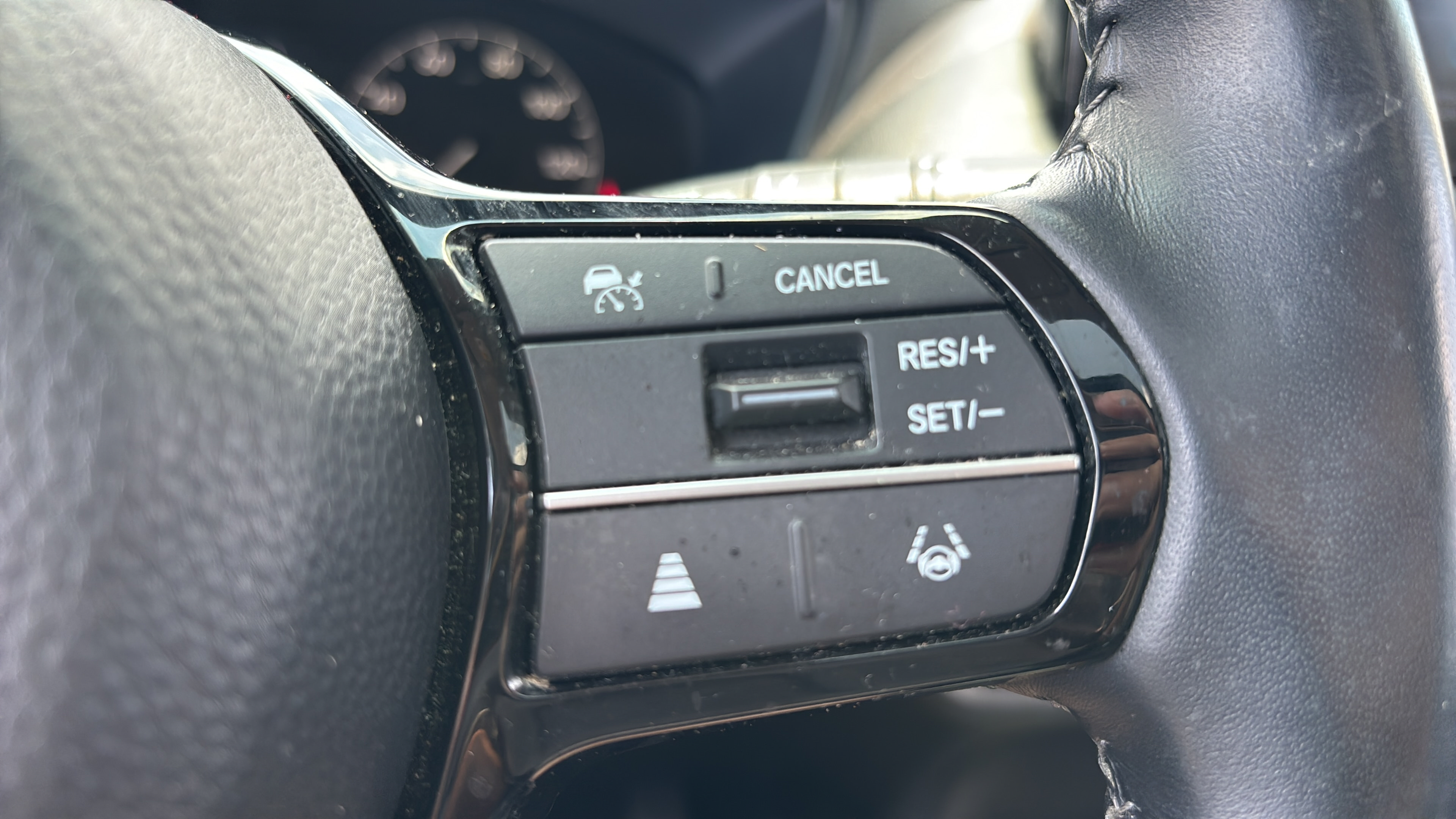 Certified 2025 Honda HR-V EX-L image 31