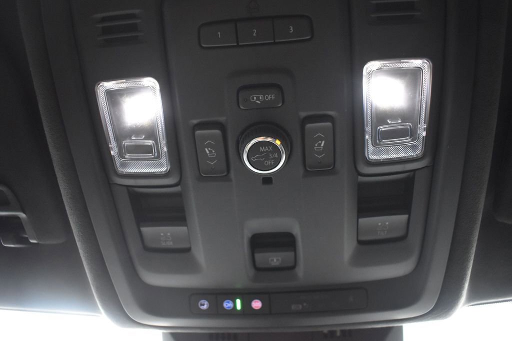 Used 2022 Cadillac Escalade Sport Platinum w/ LPO, ONYX Package AWD/4WD image 25