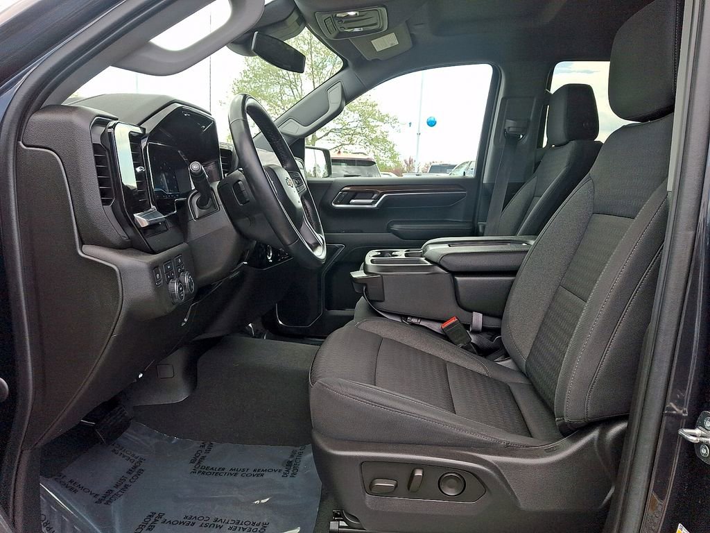 Used 2023 Chevrolet Silverado 1500 LT image 13