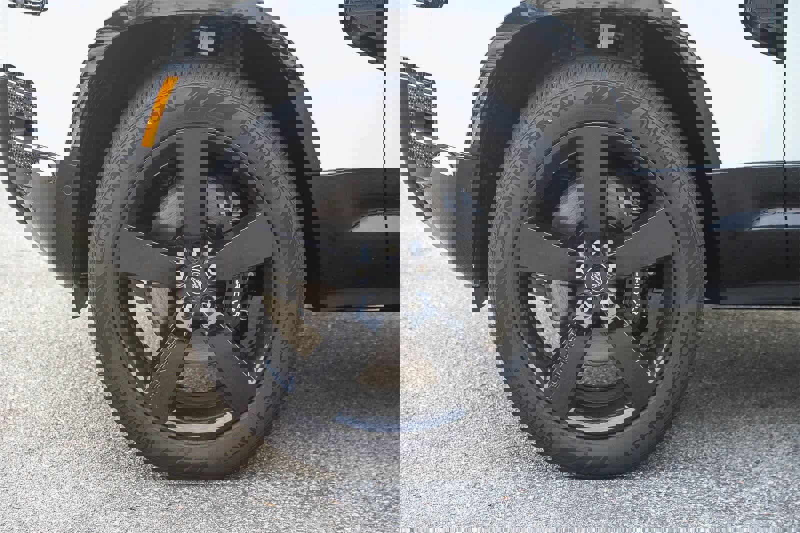 New 2025 Land Rover Defender 130 V8 image 10