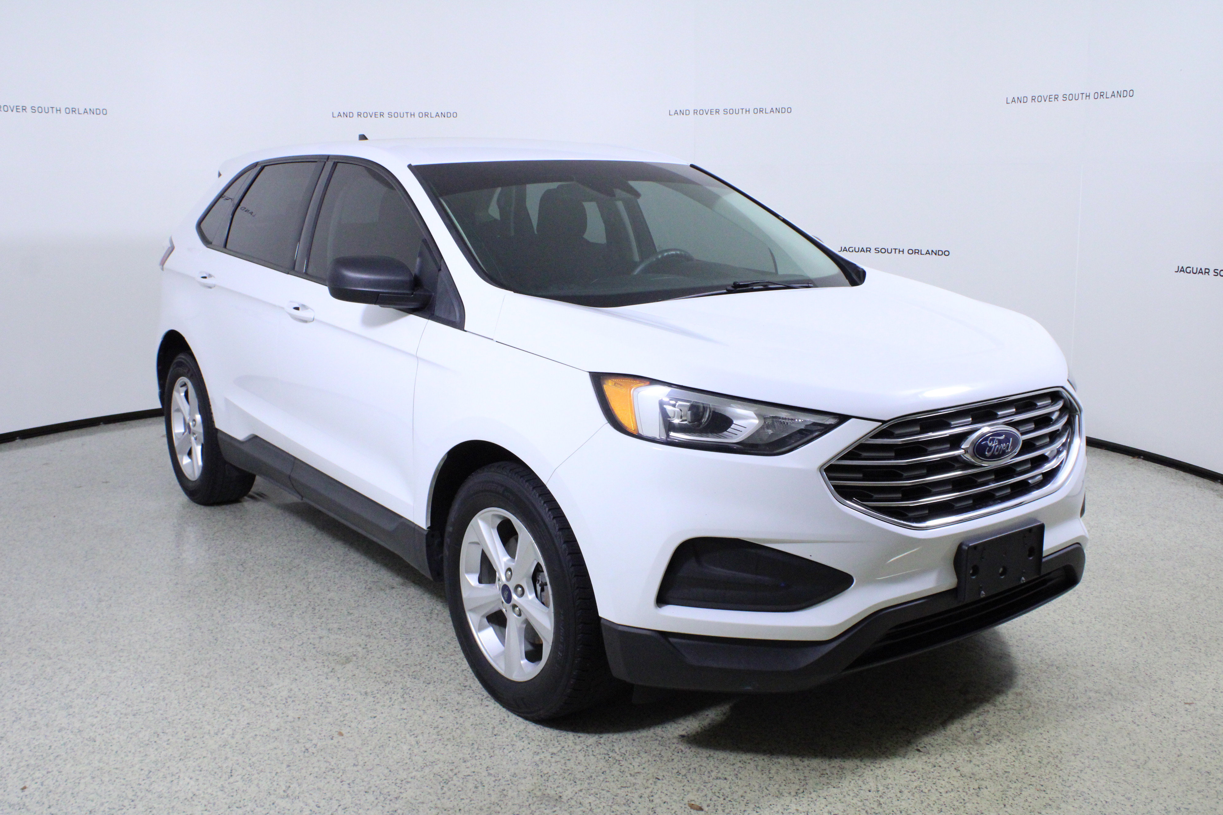 Used 2019 Ford Edge SE image 3