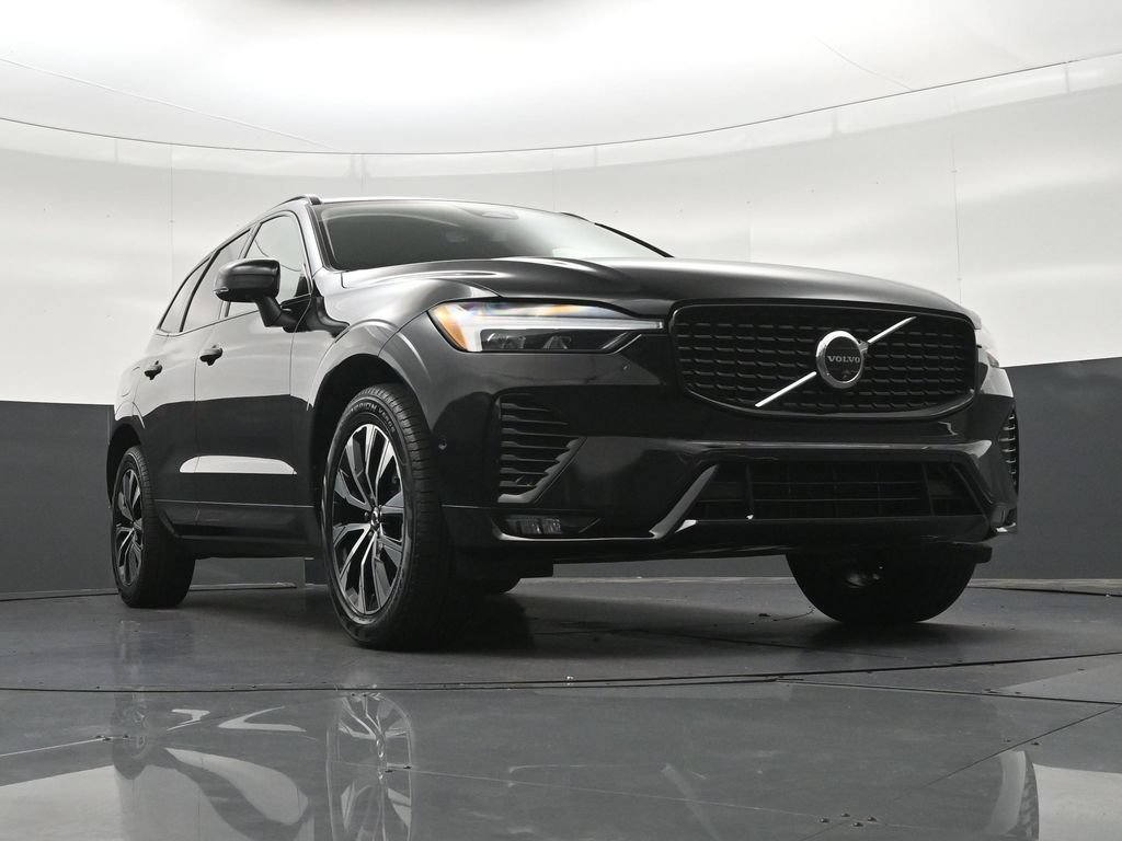 Certified 2024 Volvo XC60 B5 Plus AWD/4WD image 28