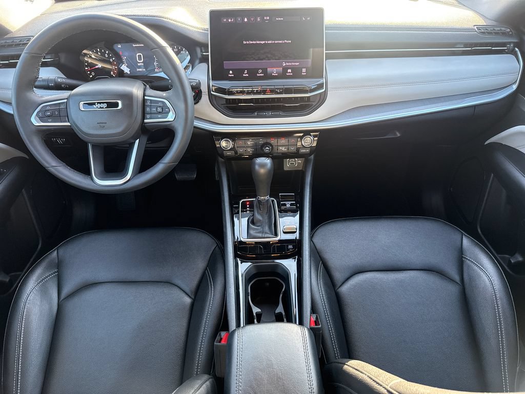 Used 2025 Jeep Compass Limited AWD/4WD image 11