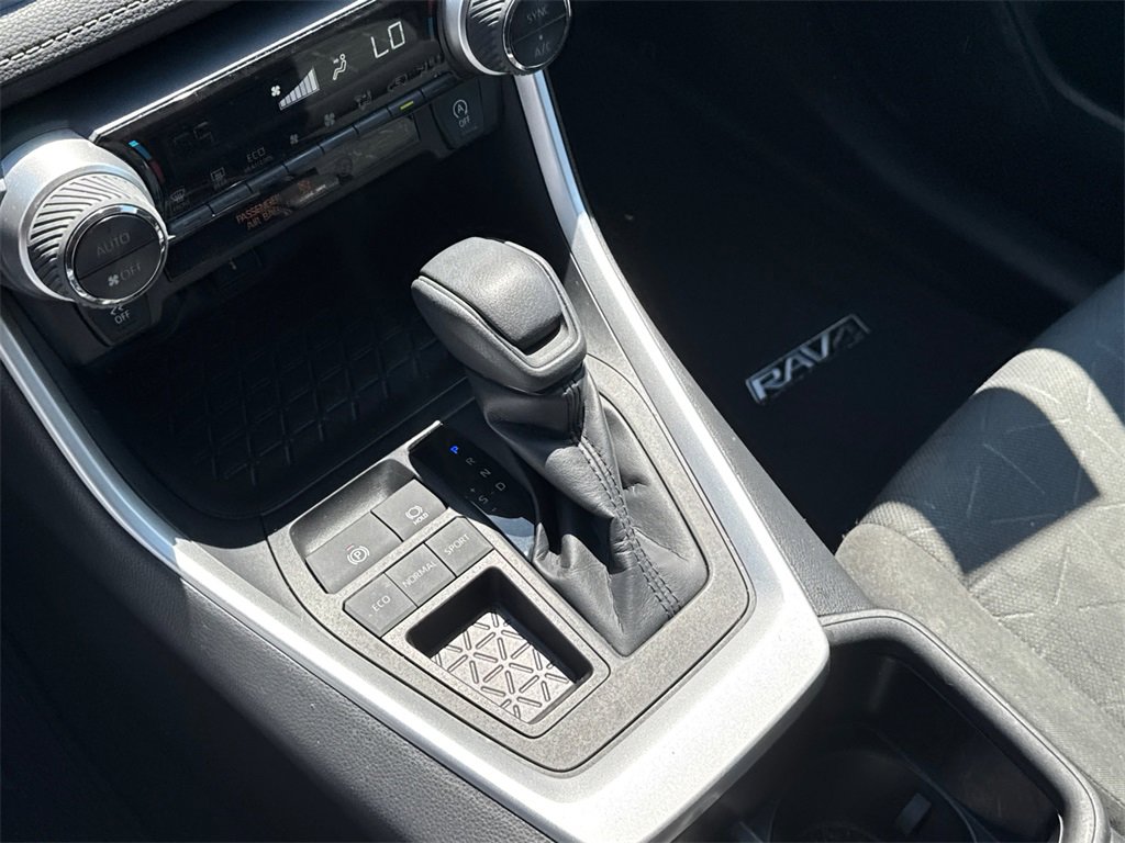 Used 2022 Toyota RAV4 XLE image 30