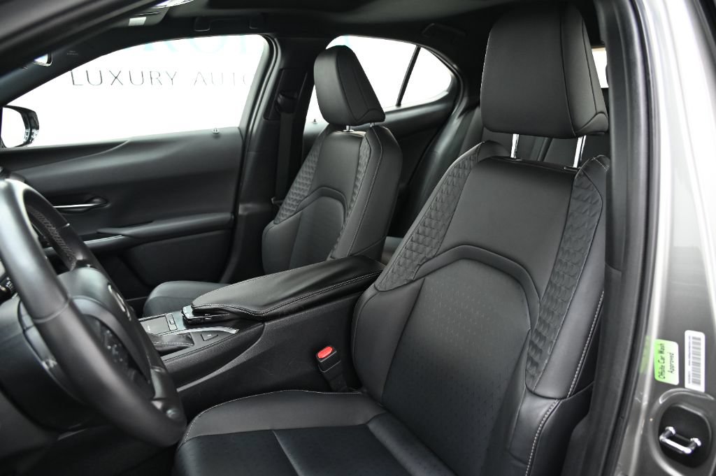 Used 2021 Lexus UX 200 w/ Accessory Package (Z2) FWD image 17