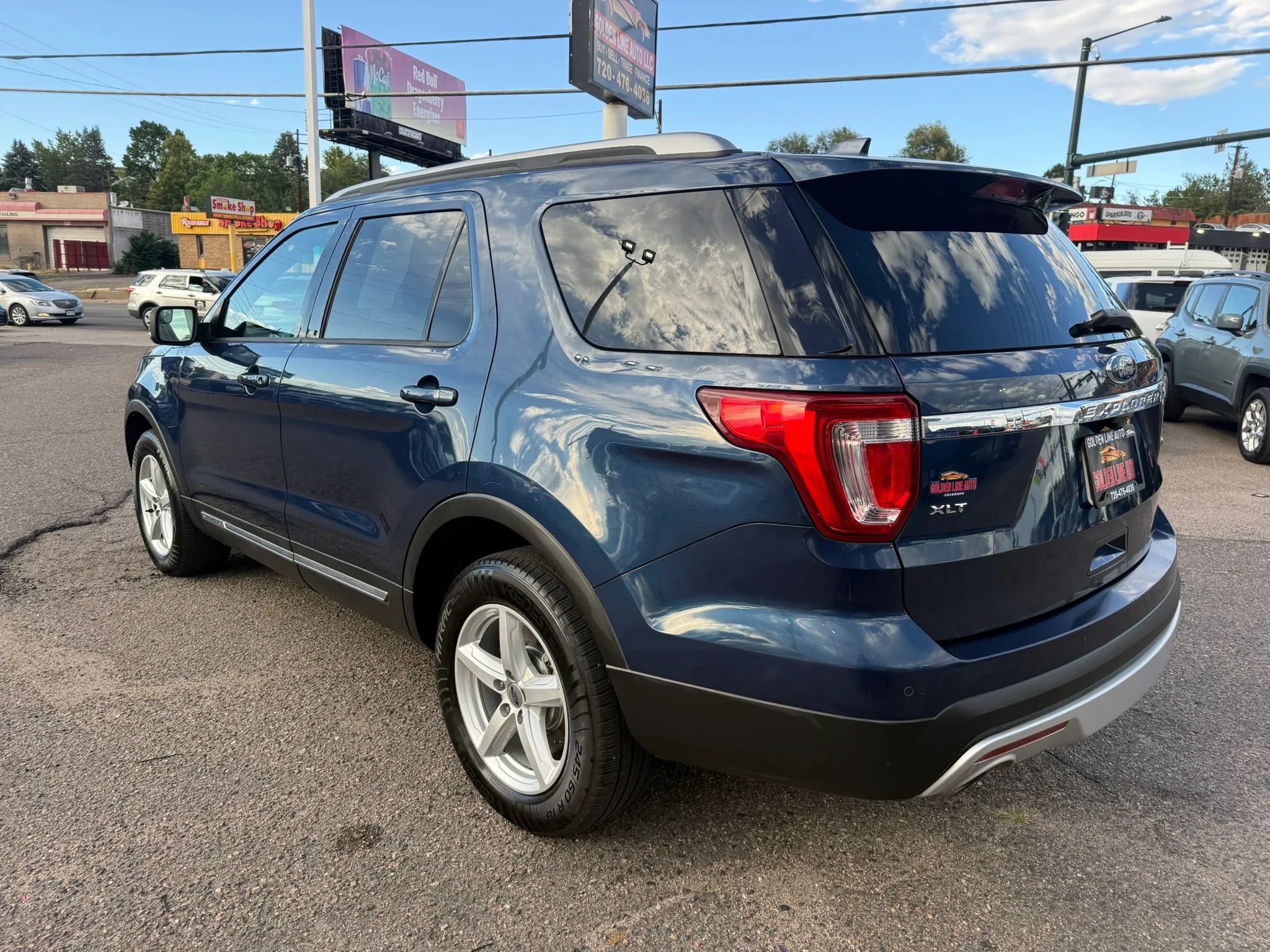 Used 2016 Ford Explorer XLT w/ Equipment Group 201A AWD/4WD image 5