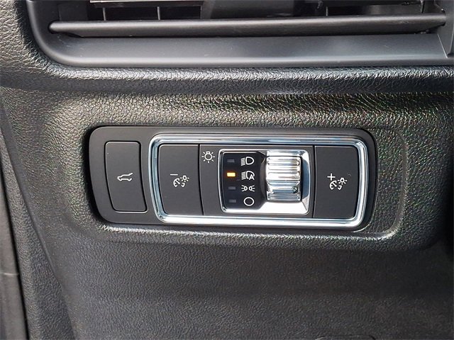 Used 2021 Lincoln Corsair AWD w/ Equipment Group 101A image 24