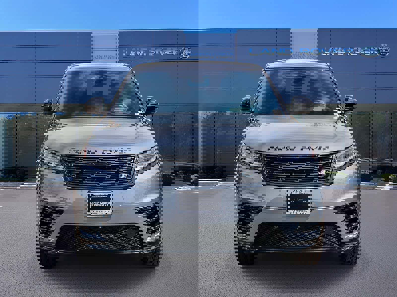 Used 2026 Land Rover Range Rover Velar Dynamic SE image 2