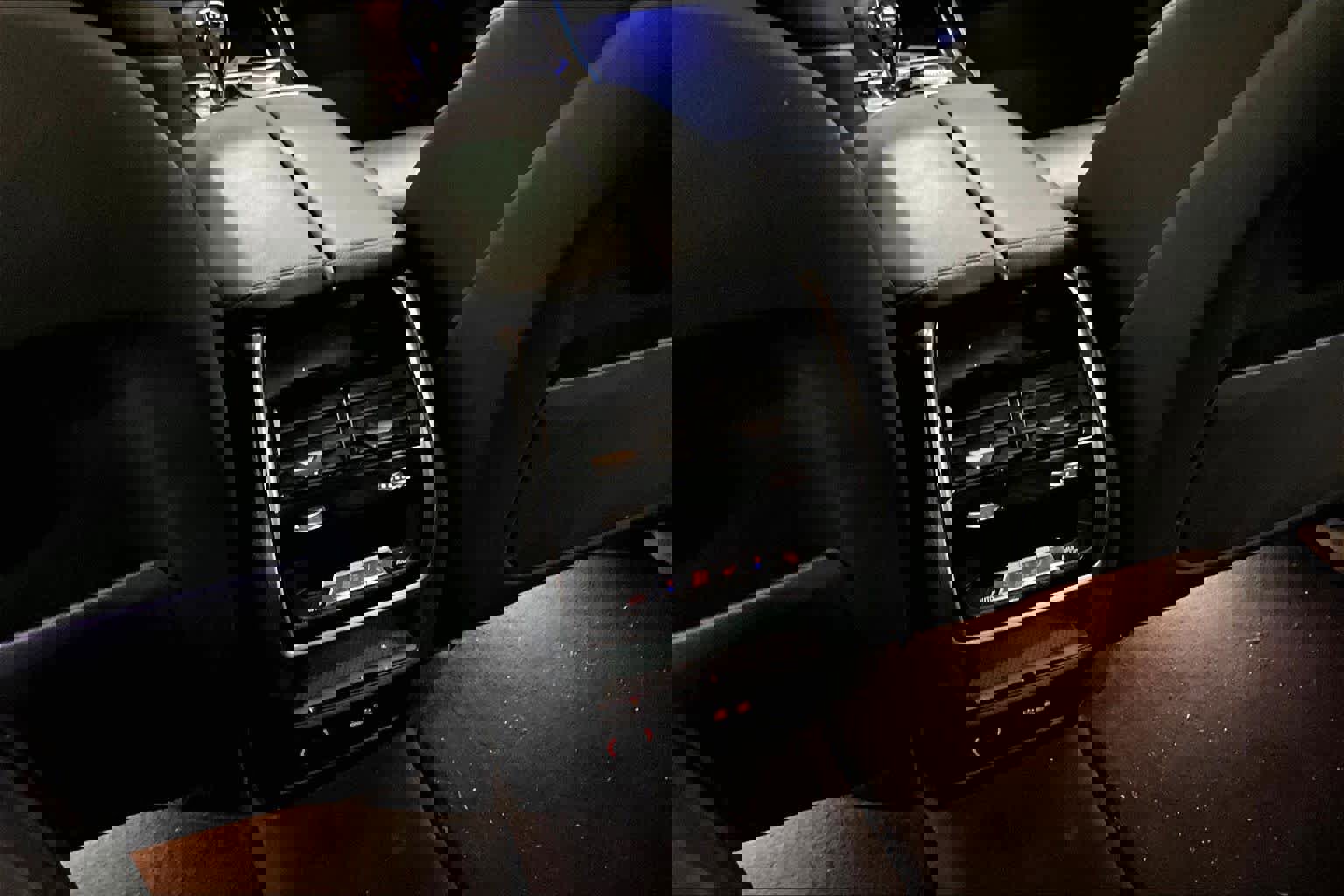 Used 2020 BMW X7 xDrive40i w/ Premium Package image 37