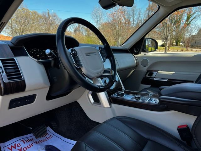 Used 2017 Land Rover Range Rover HSE image 11
