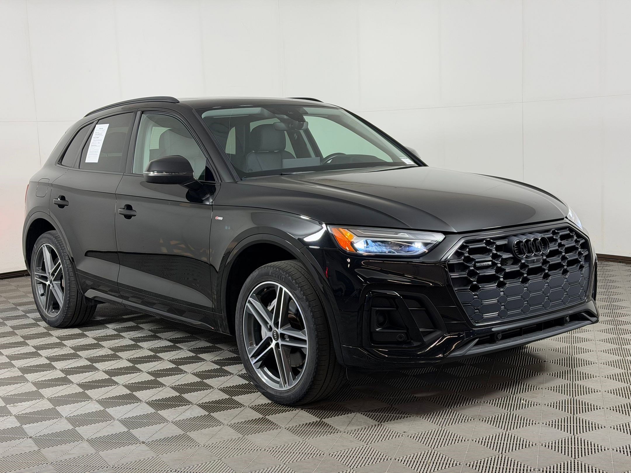 Certified 2022 Audi Q5 e Premium Plus w/ Premium Plus Package AWD/4WD image 7