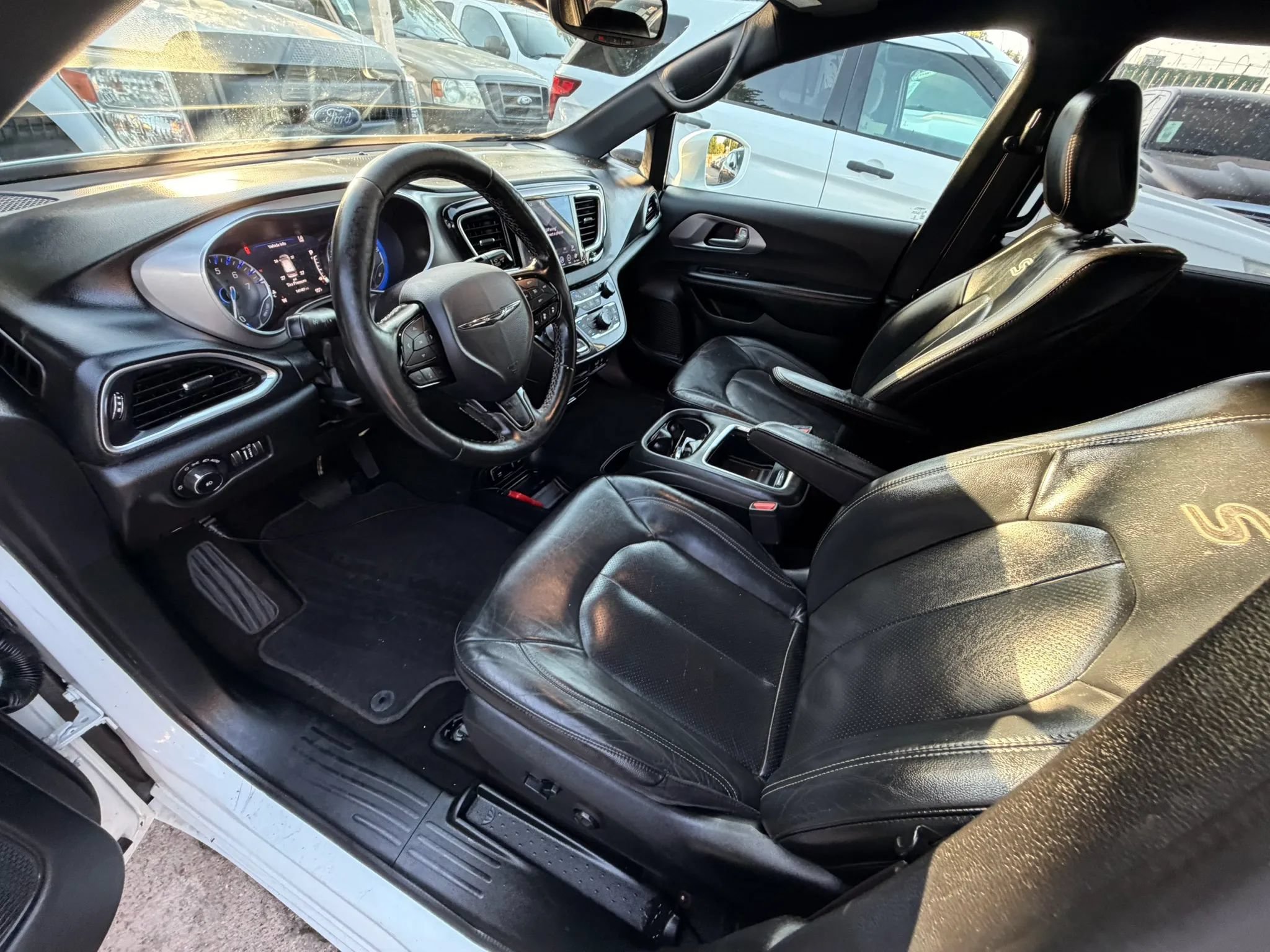 Used 2019 Chrysler Pacifica Touring-L Plus w/ Advanced Safetytec Group FWD image 21
