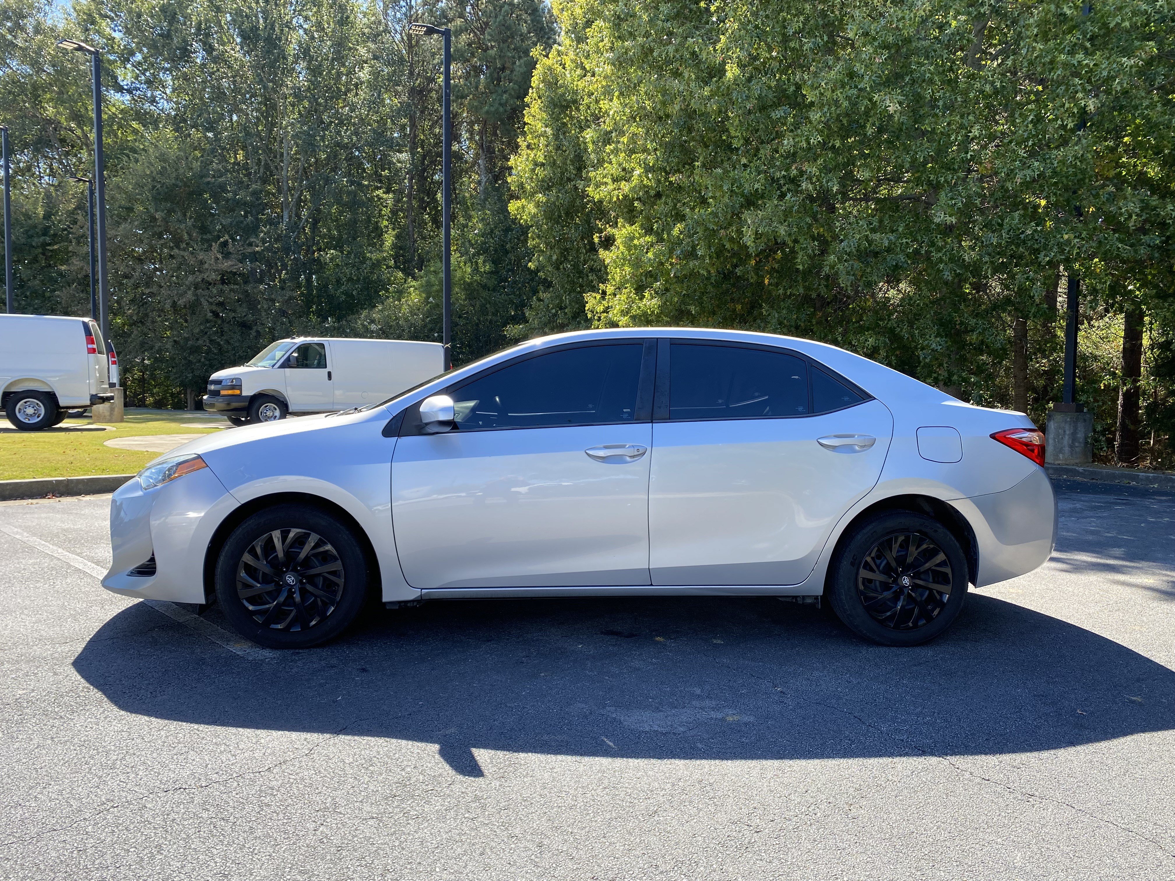 Used 2018 Toyota Corolla LE FWD image 6