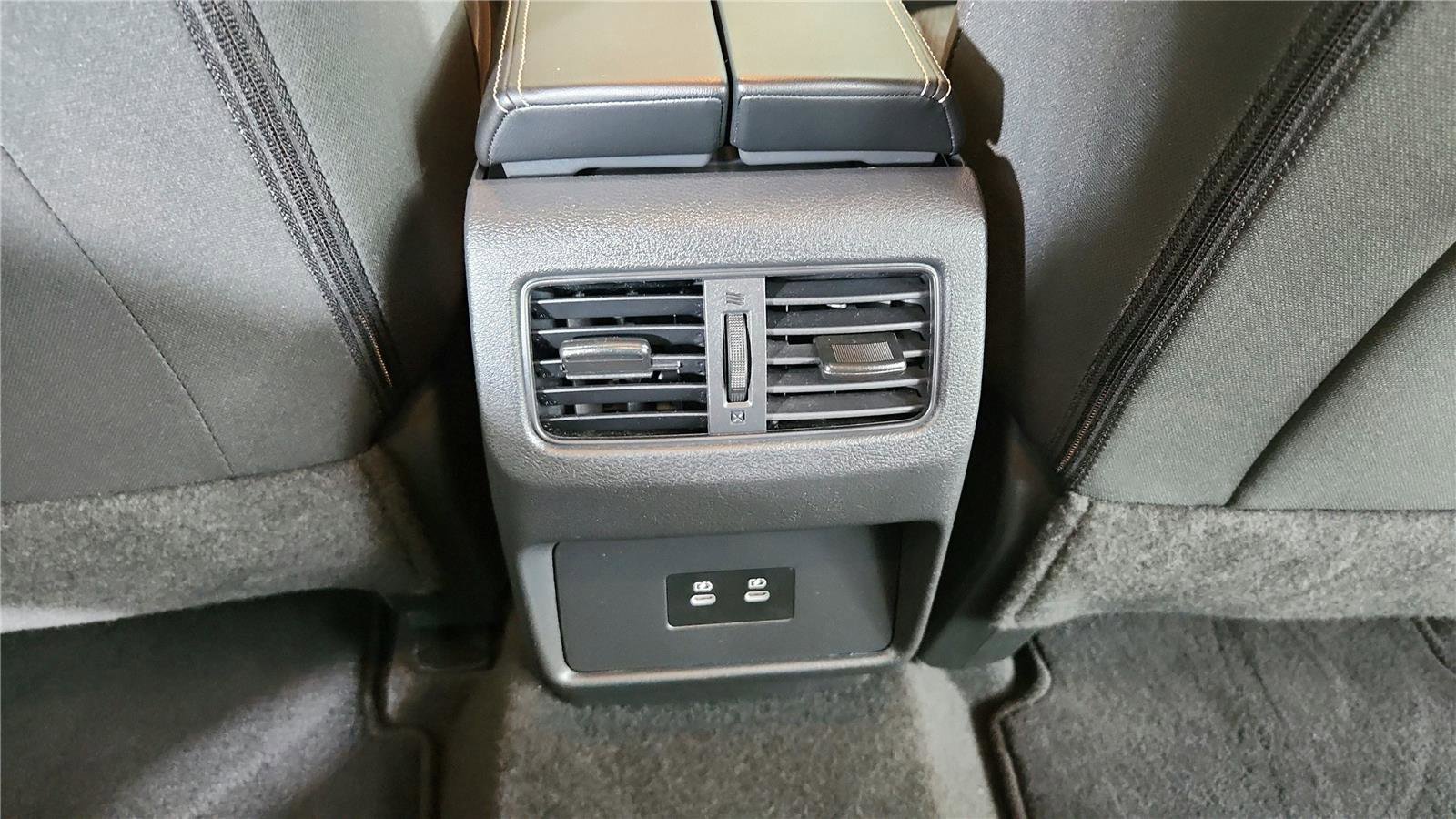 Used 2024 Nissan Rogue SV image 14