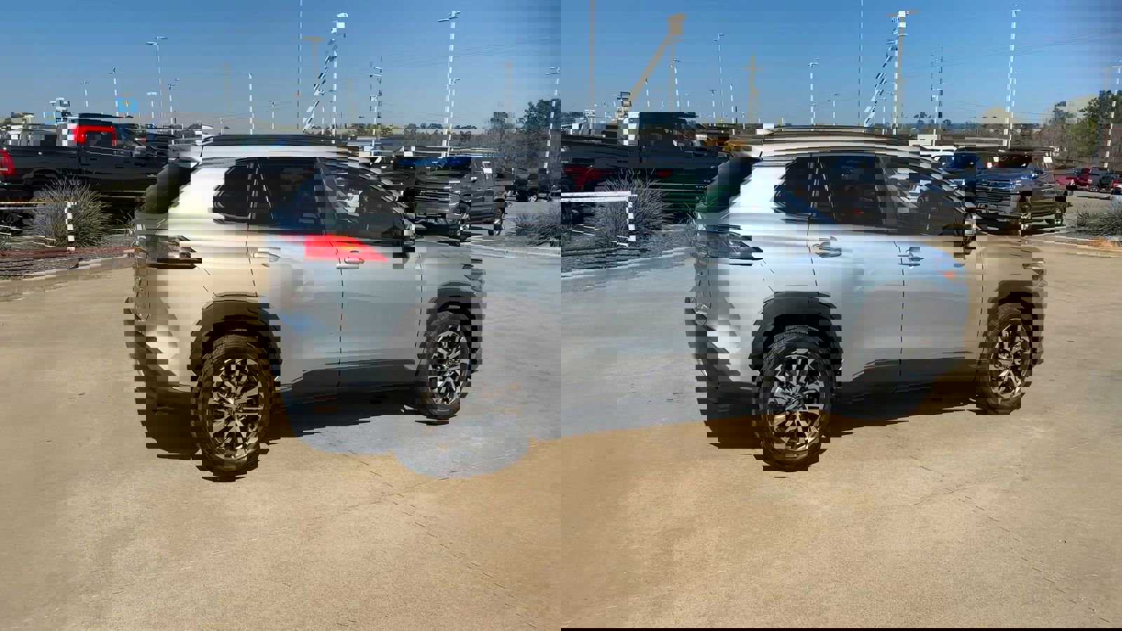 Used 2023 Toyota Corolla Cross XLE image 8