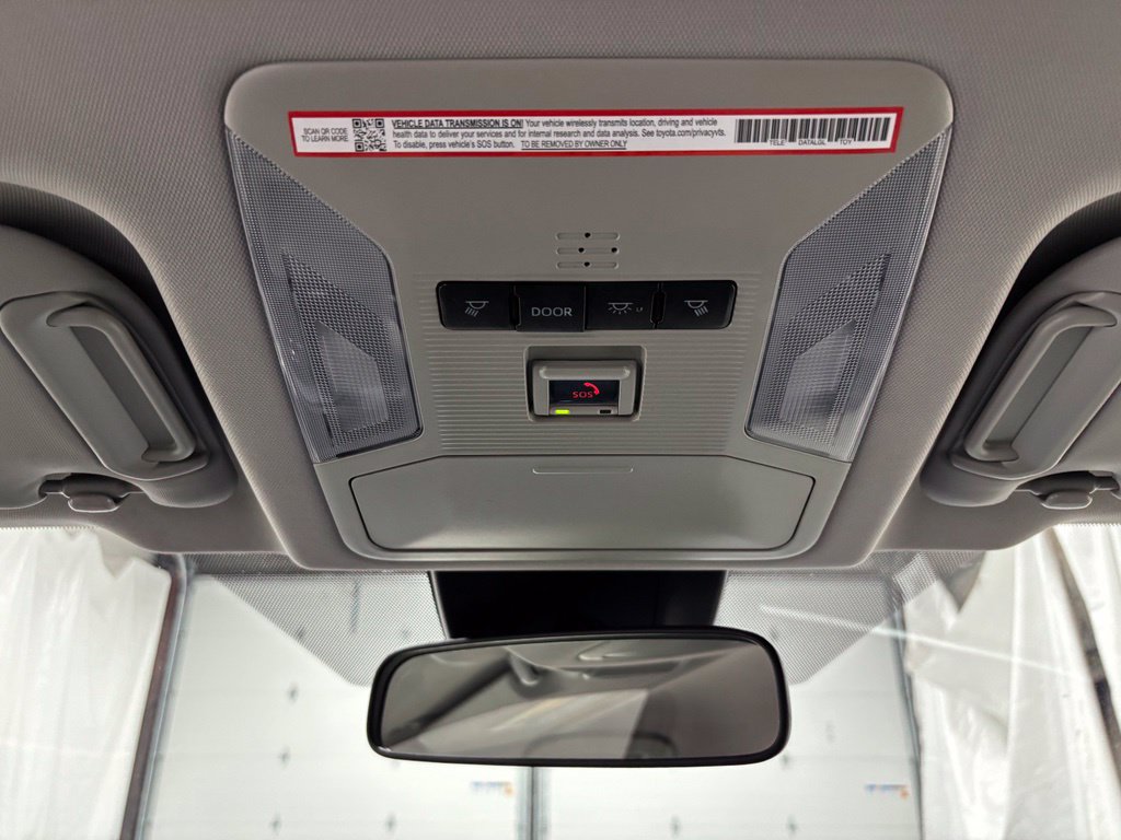 Used 2025 Toyota RAV4 XLE AWD/4WD image 40