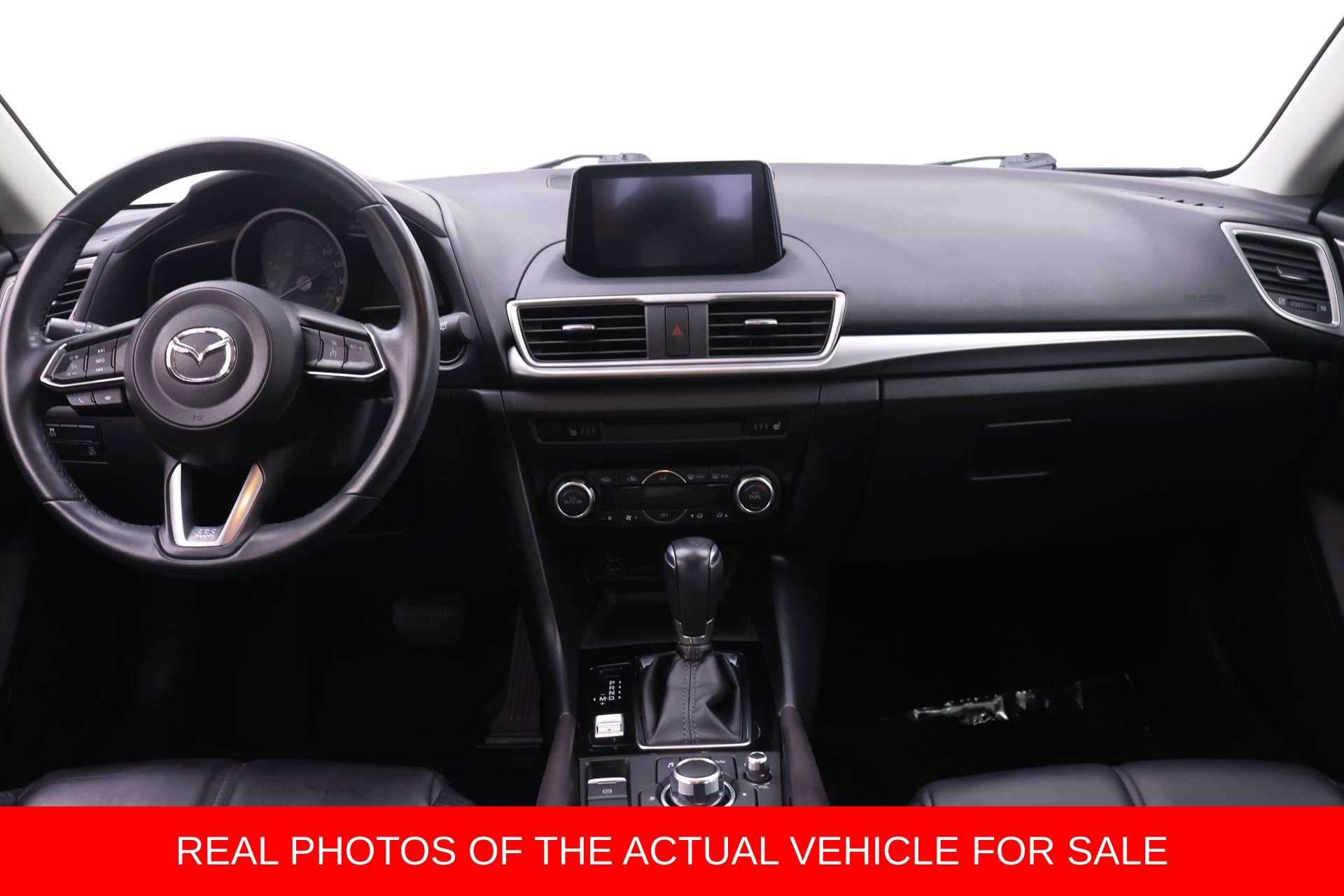 Used 2018 MAZDA MAZDA3 Touring FWD image 5