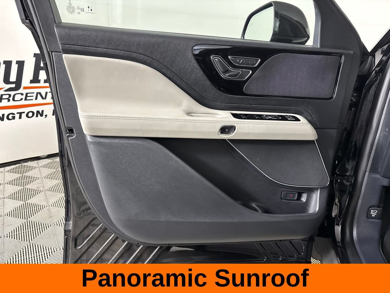 Used 2026 Lincoln Aviator 2WD image 11