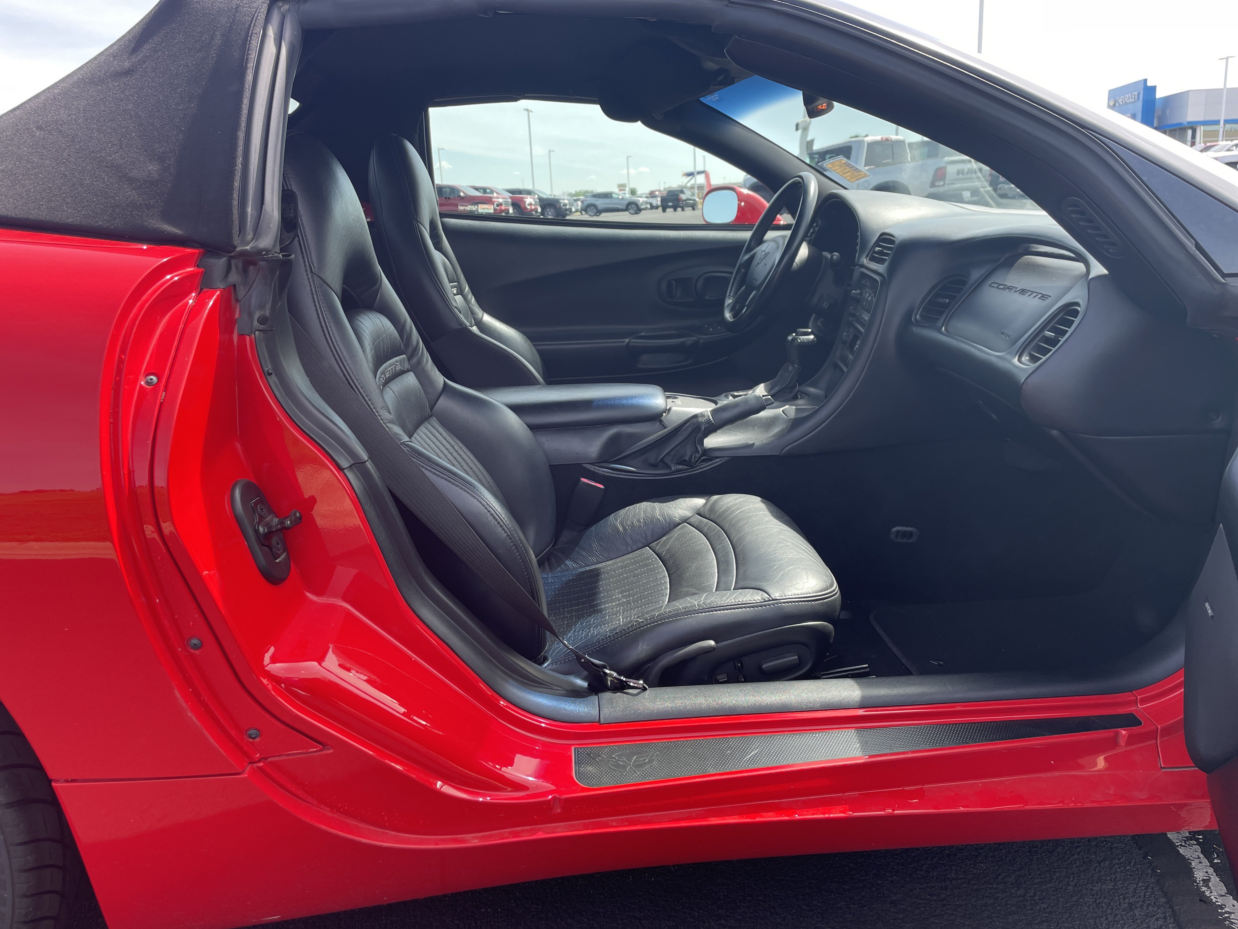 Used 2001 Chevrolet Corvette Convertible w/ Preferred Equipment Group2 RWD image 21