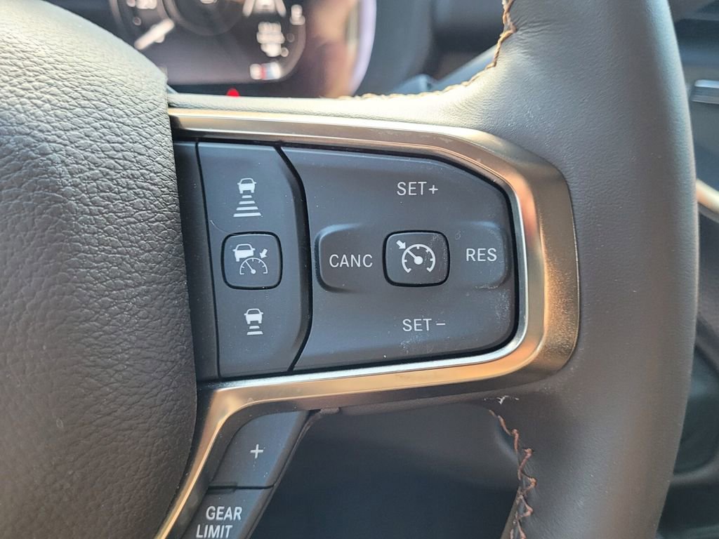 New 2025 RAM 2500 Limited AWD/4WD image 23