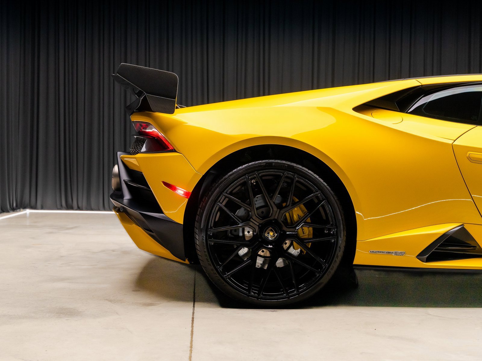 Used 2022 Lamborghini Huracan EVO image 5
