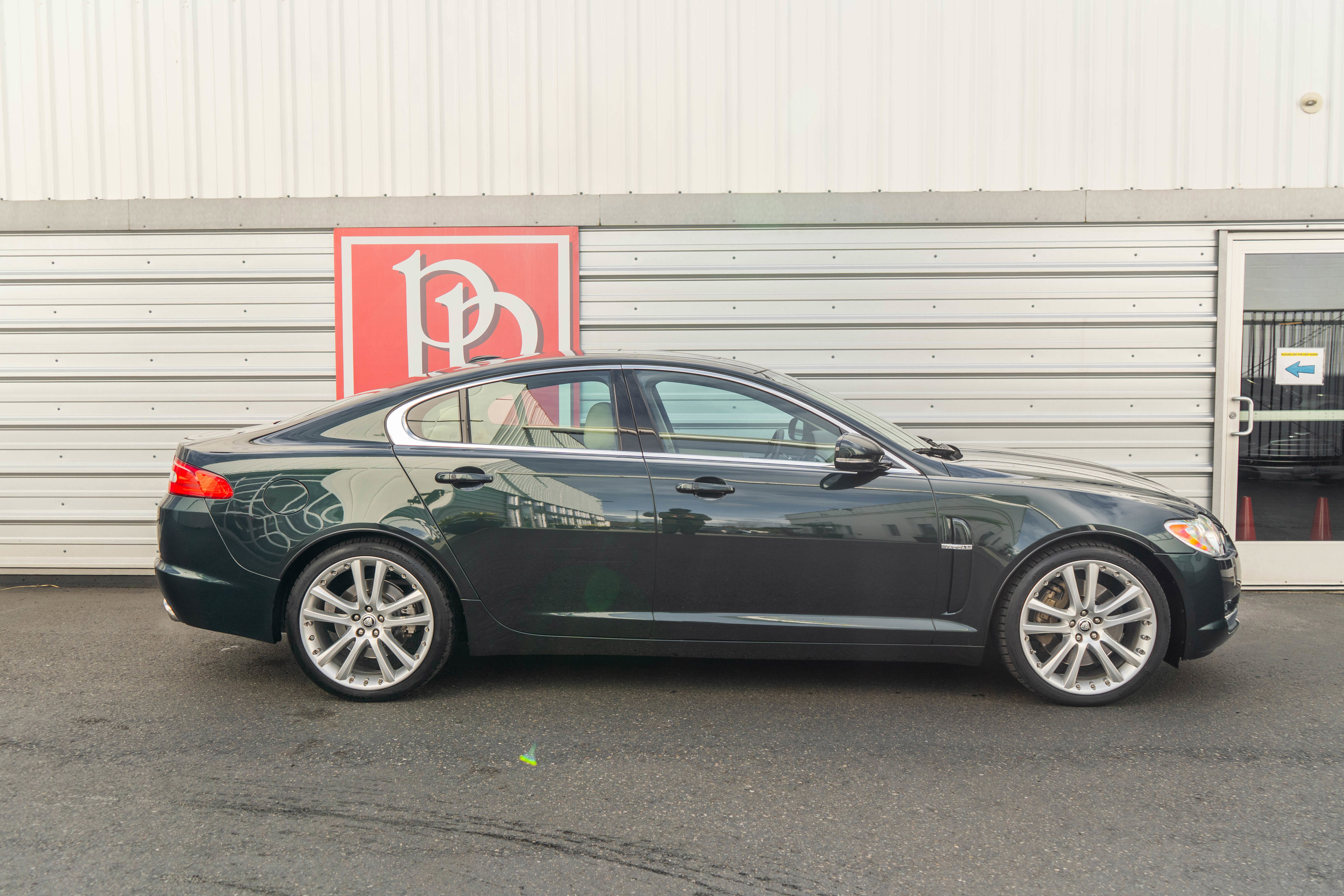 Used 2011 Jaguar XF Portfolio RWD image 43