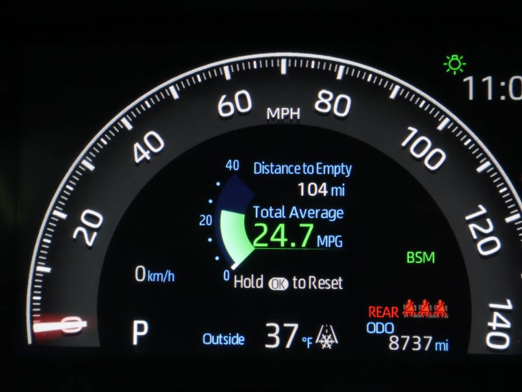 Used 2025 Toyota RAV4 XLE image 19