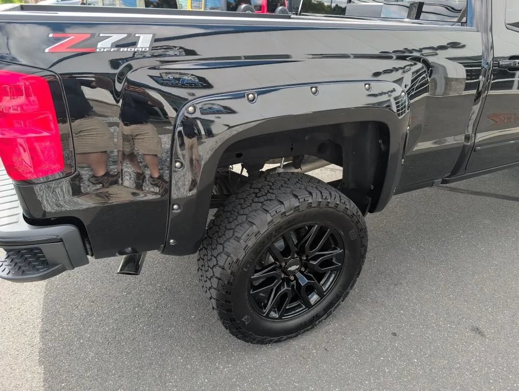 Used 2018 Chevrolet Silverado 1500 LT w/ All Star Edition AWD/4WD image 12