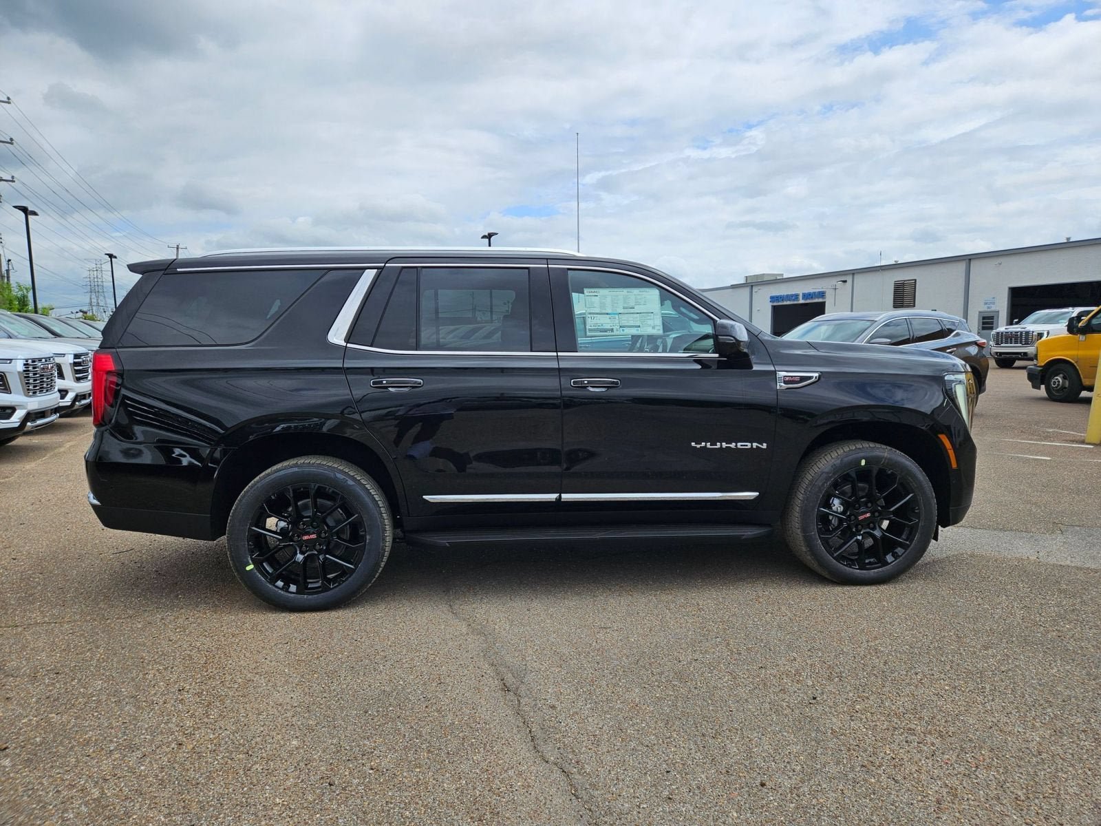 New 2026 GMC Yukon Elevation AWD/4WD image 7