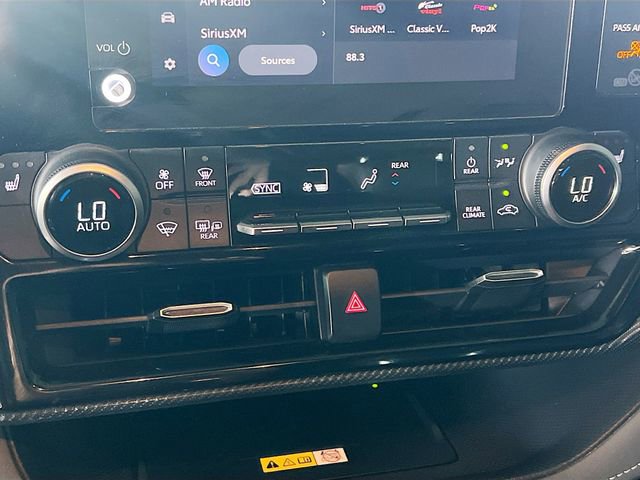 Used 2023 Toyota Highlander XSE FWD image 23