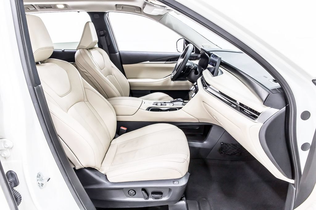 Used 2023 INFINITI QX60 Sensory w/ Vision Package AWD/4WD image 32