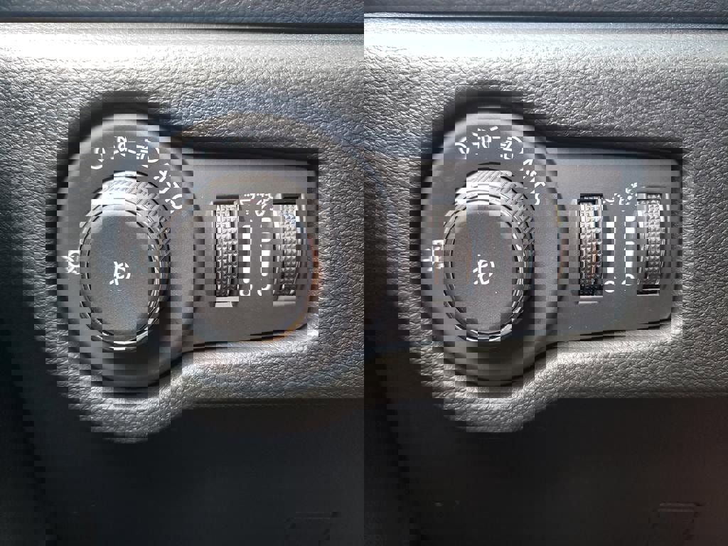 New 2026 Chrysler Pacifica Select image 26