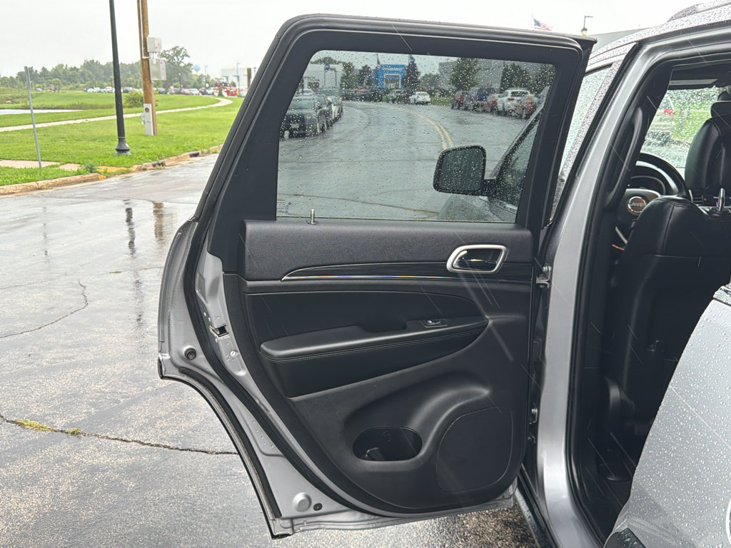 Used 2019 Jeep Grand Cherokee Limited AWD/4WD image 32