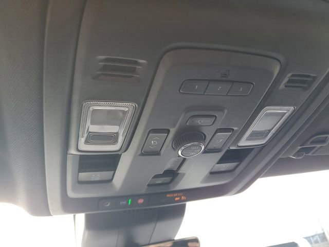Used 2024 Chevrolet Suburban High Country AWD/4WD image 21