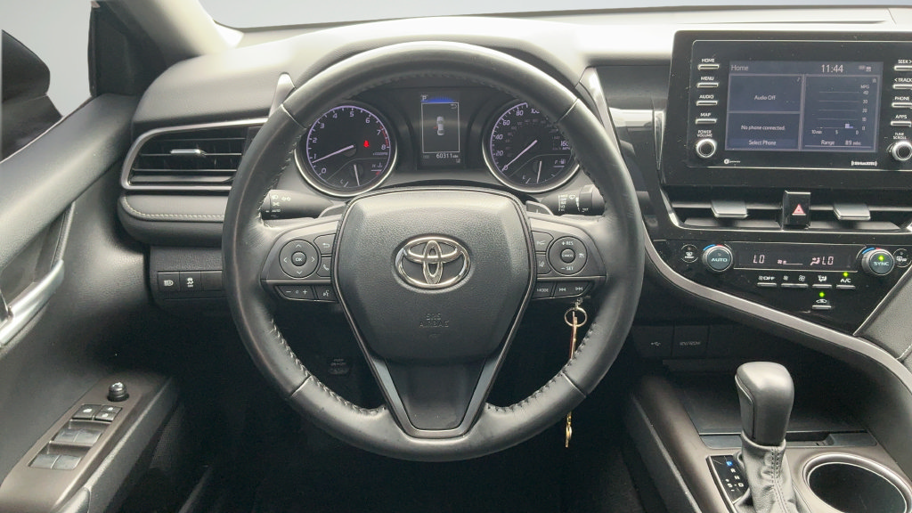 Used 2023 Toyota Camry SE FWD image 9
