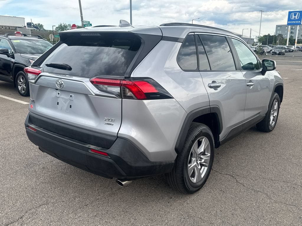 Used 2025 Toyota RAV4 XLE AWD/4WD image 8