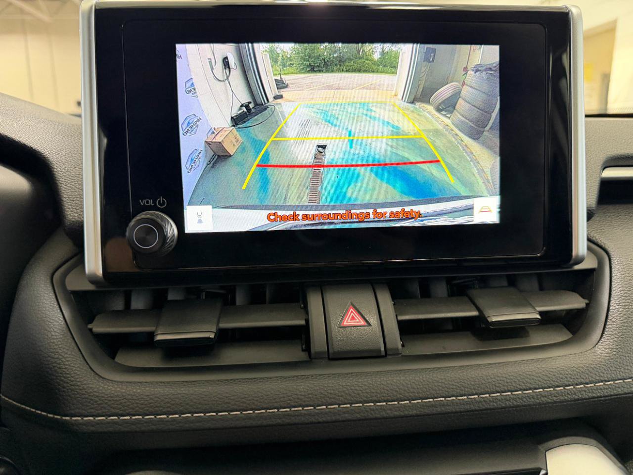 Used 2023 Toyota RAV4 XLE AWD/4WD image 40