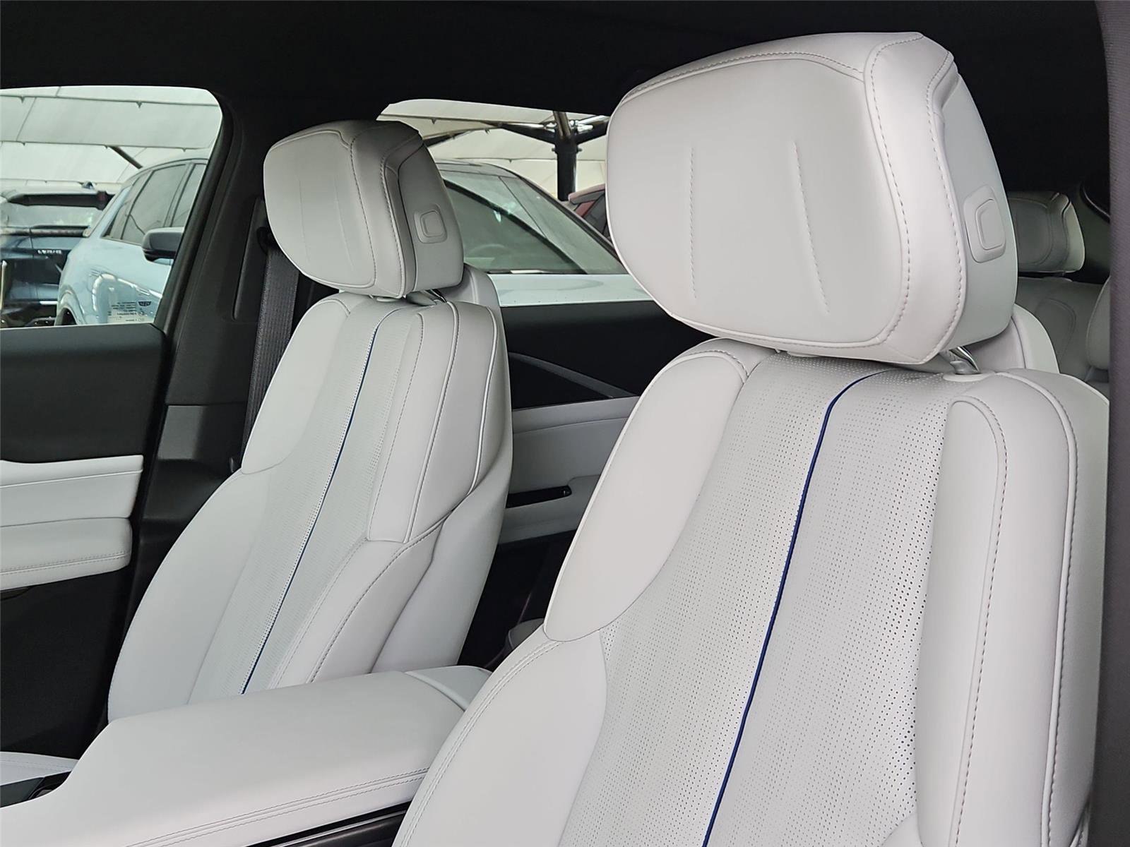 New 2026 Cadillac Lyriq Sport w/ LPO, Floor Liner Package AWD/4WD image 11