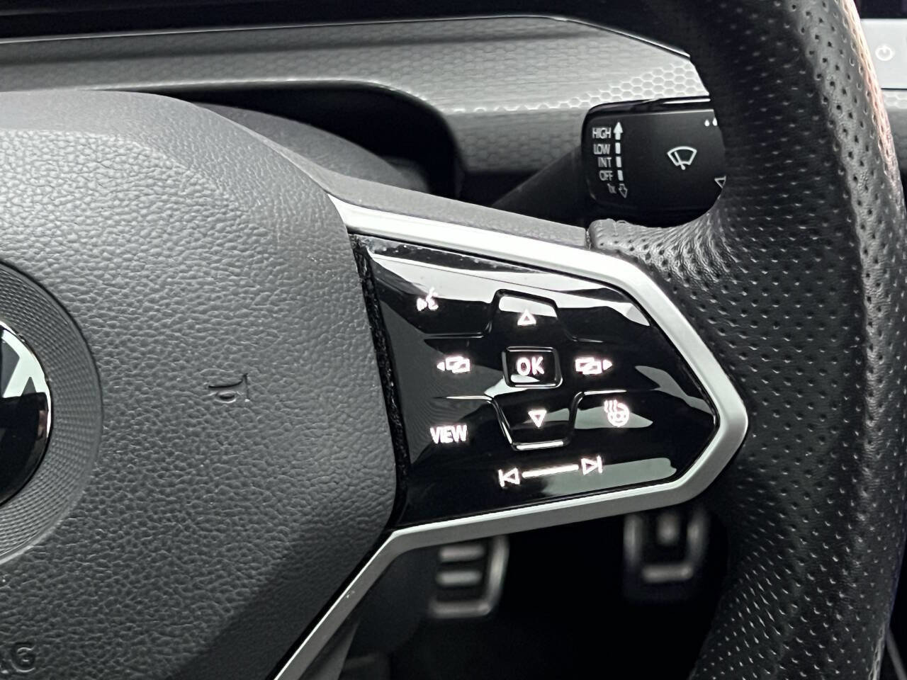 Used 2023 Volkswagen GTI SE image 27