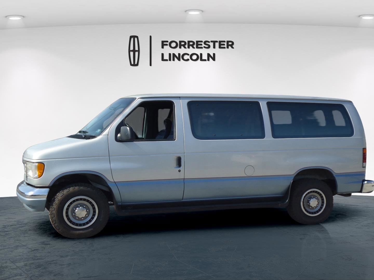 Used 1994 Ford E-350 and Econoline 350 Chateau RWD image 6